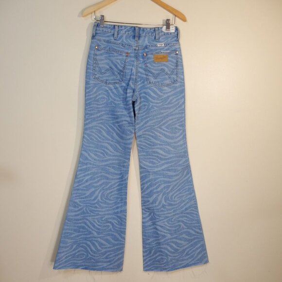 Wrangler Wanderer Flare JEANS Size 29 x 34 Blue Meow Laser Tiger Print NEW - Picture 13 of 16